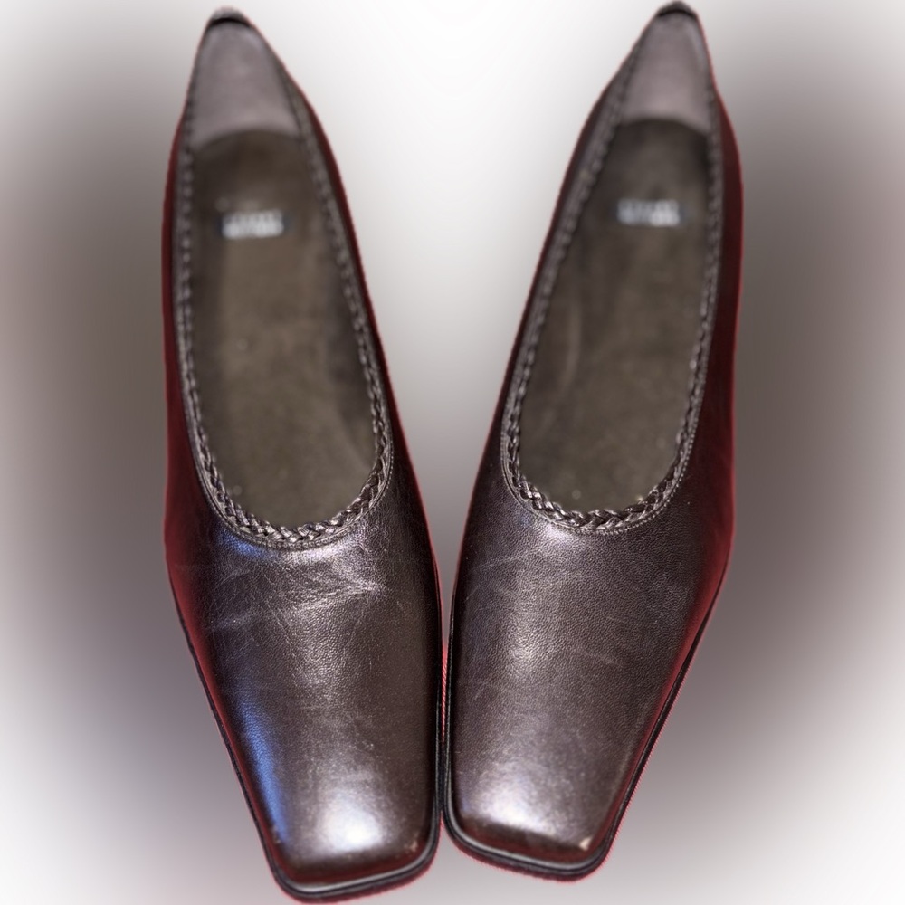 Stuart Weitzman Leather Block Heel Pumps - Picture 5 of 8